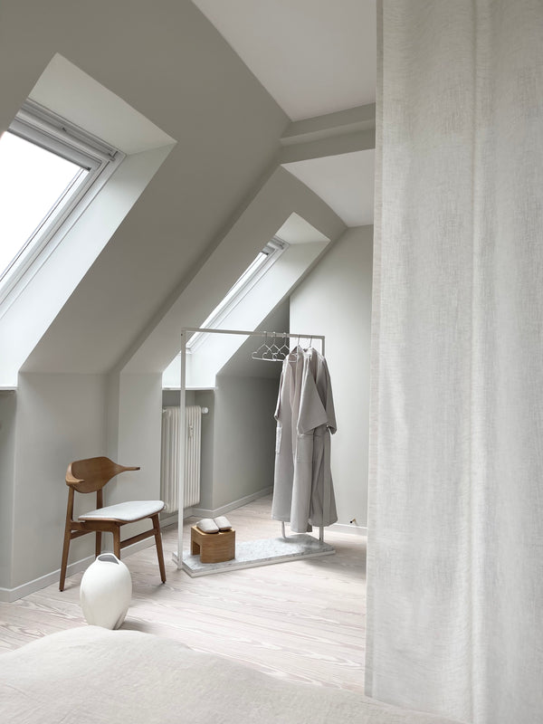 Chambre à coucher minimaliste avec la collection Frame