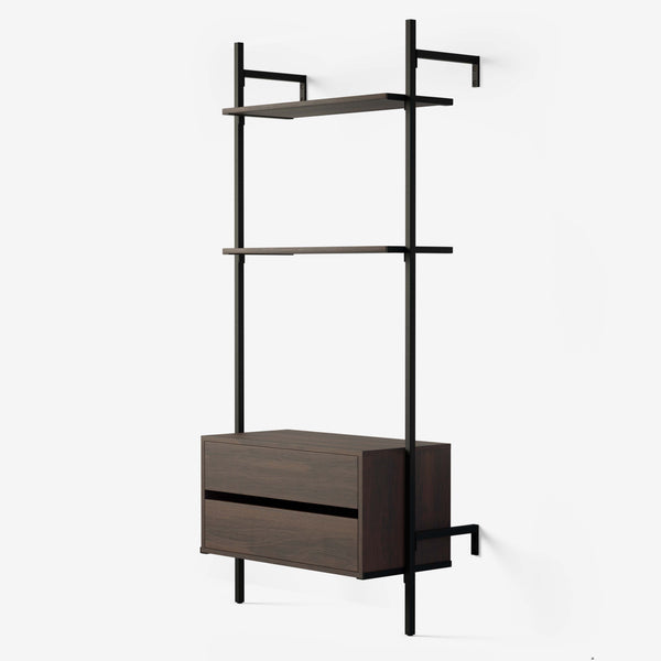 Penderie ouverte minimaliste en acier noir avec deux étagères et une commode en chêne fumé